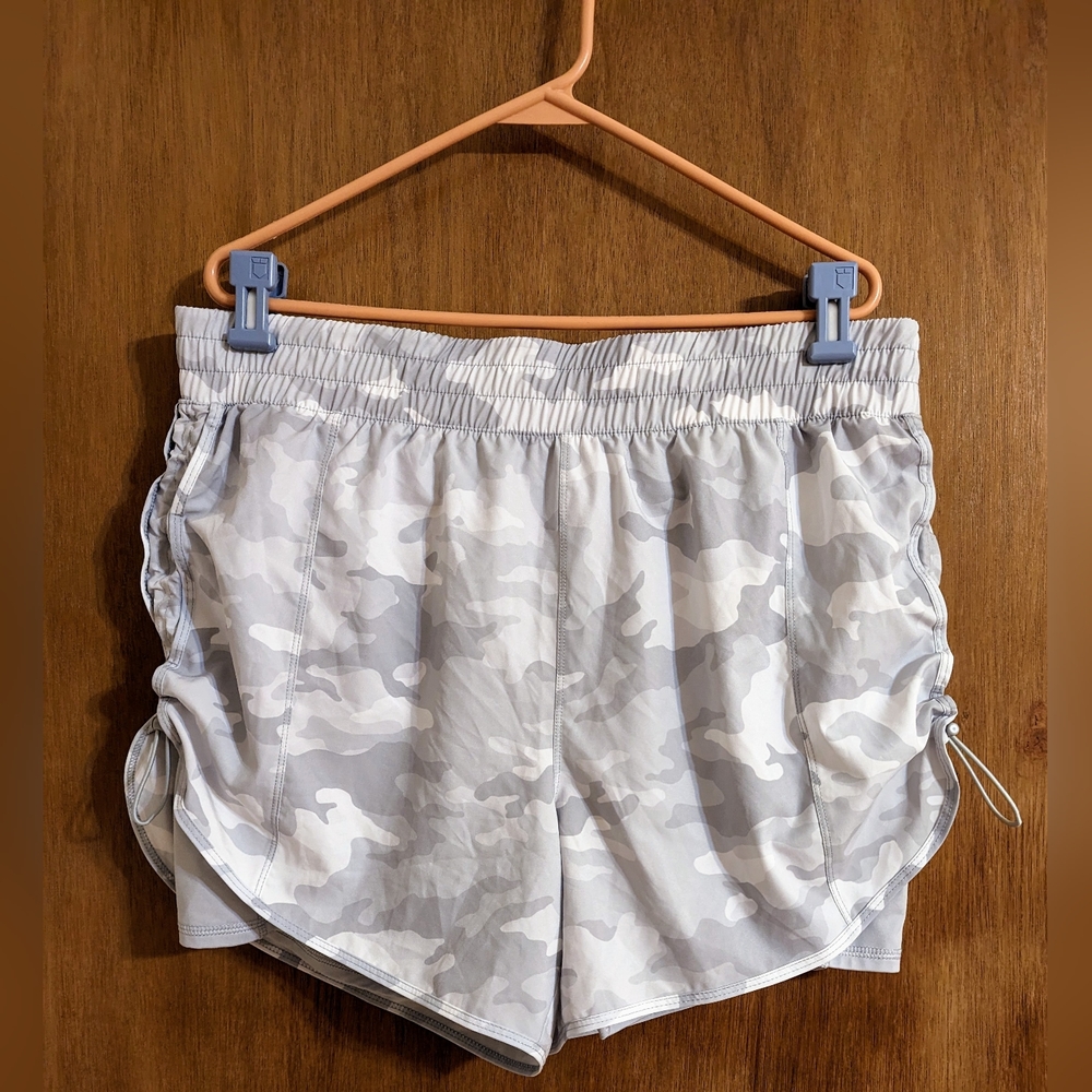 ⚡5 for 25 ⚡ Avia shorts size XL color grey camo